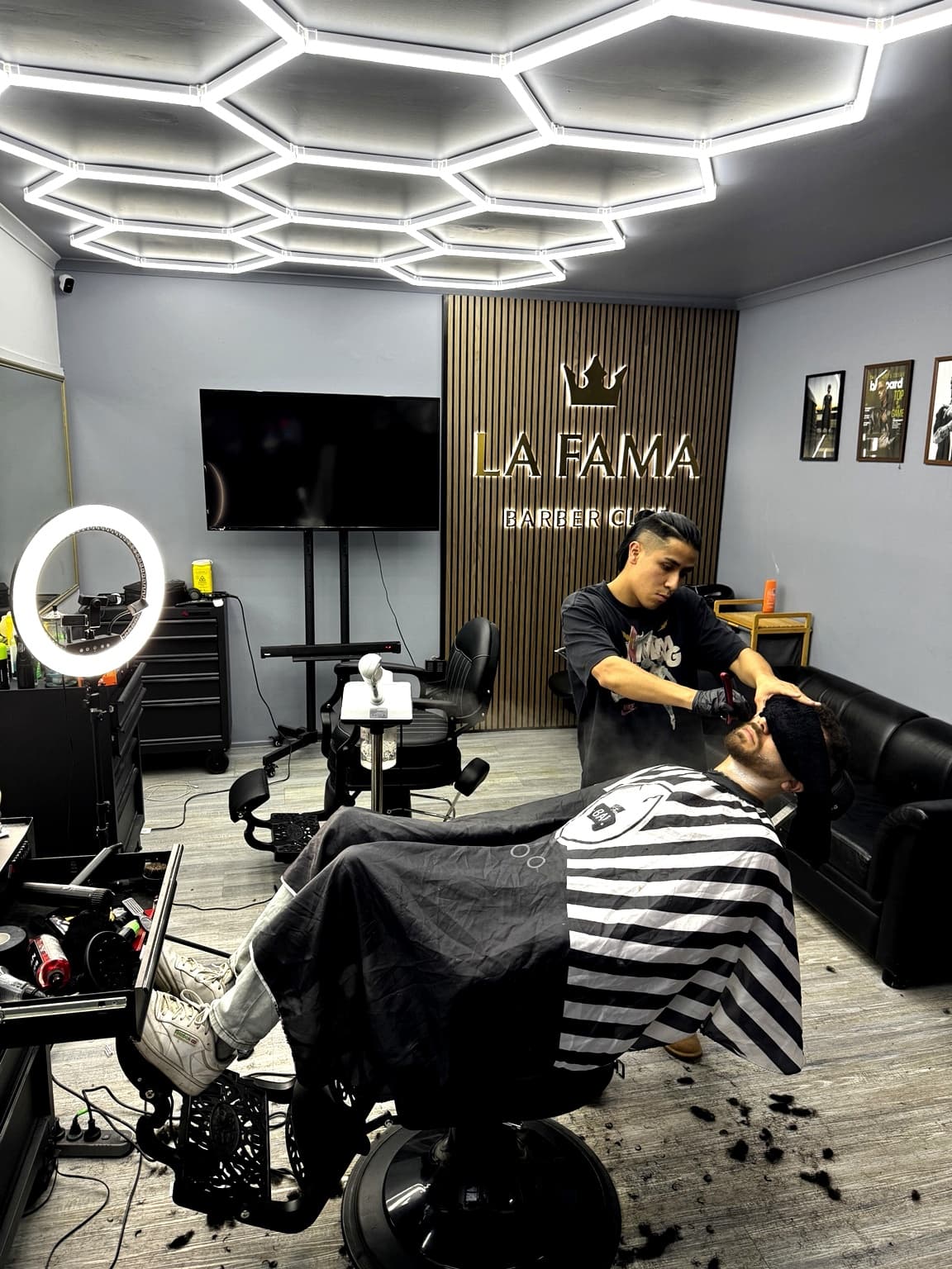 La Fama Barber